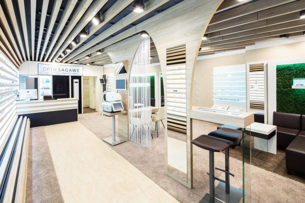 einzigartige Architektur bei Optik Sagawe im Rostocker Hof in Rostock